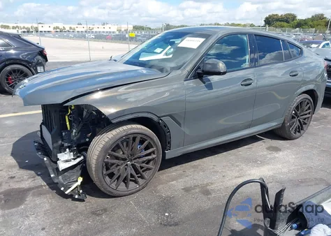 2026 BMW X6 xDrive40I z USA, uszkodzony, nr VIN 5UX33EX07T9268484